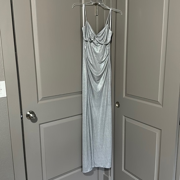 Laundry by Shelli Segal Silver Evening Gown, Size 6 - Picture 1 of 5